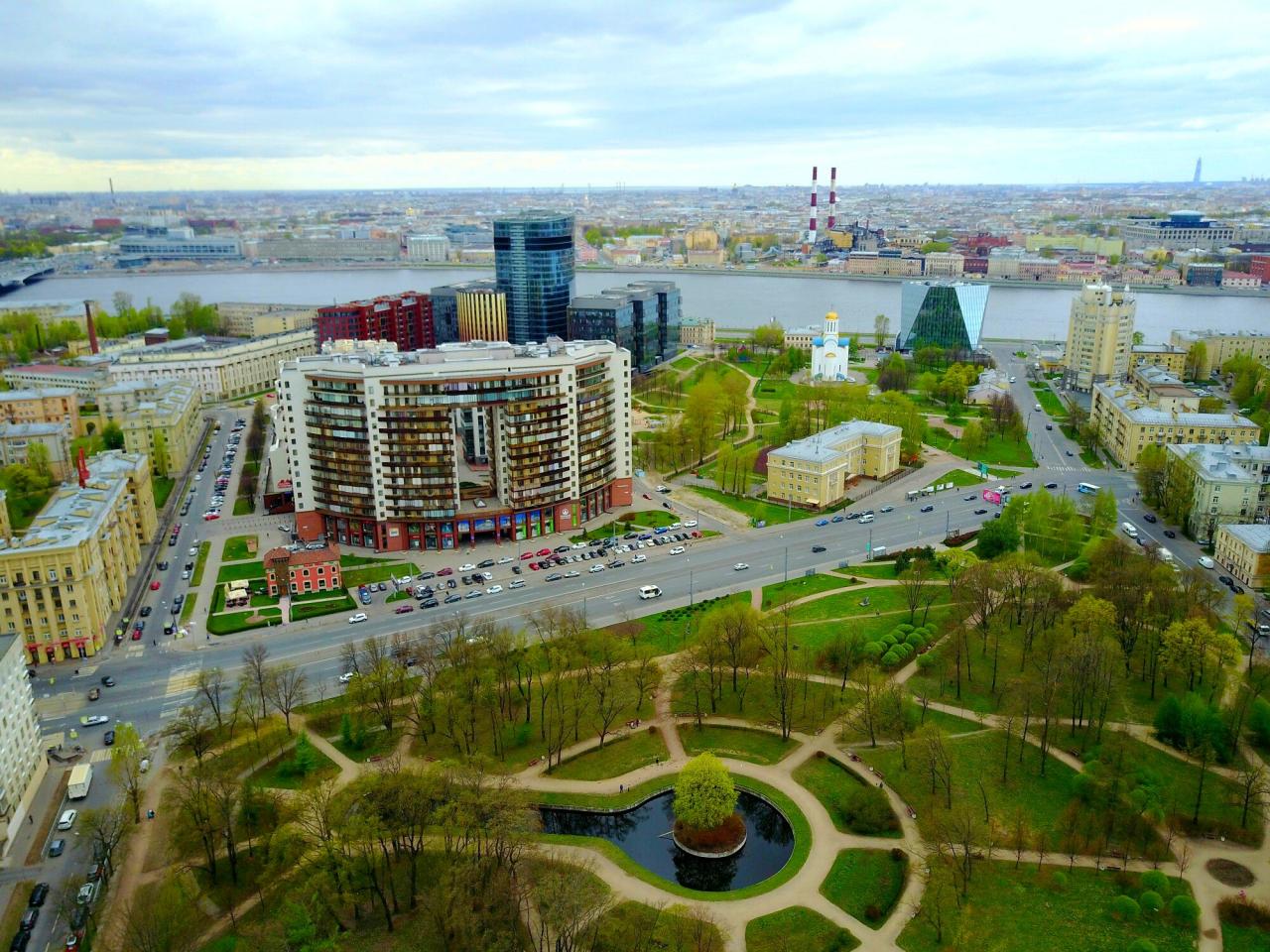 малоохтинский парк Санкт - Петербург